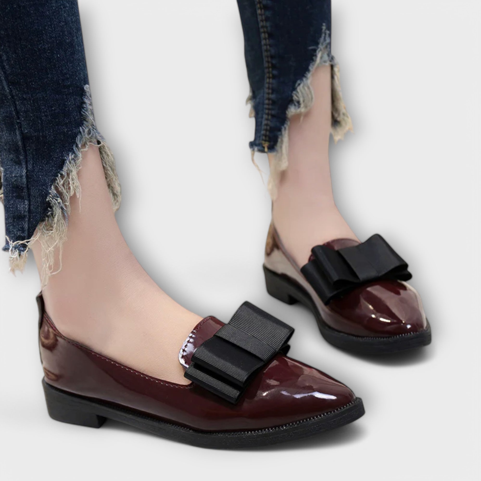 Helga - Ballerines plates en cuir verni rouge bordeaux avec nœud